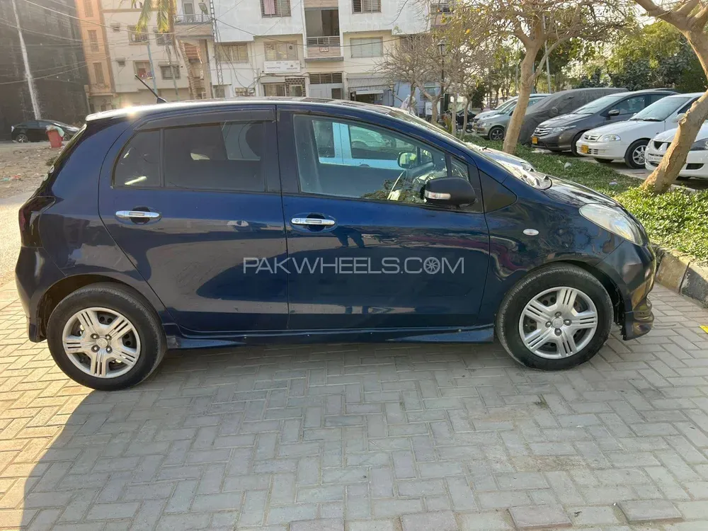 Toyota Vitz 2006 for sale in Karachi