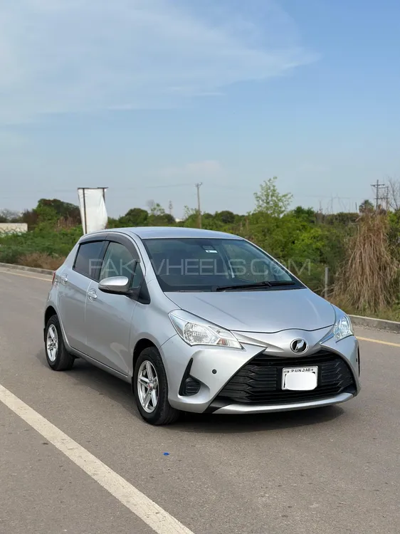 Toyota Vitz 2022 for Sale in Pir mahal Image-1