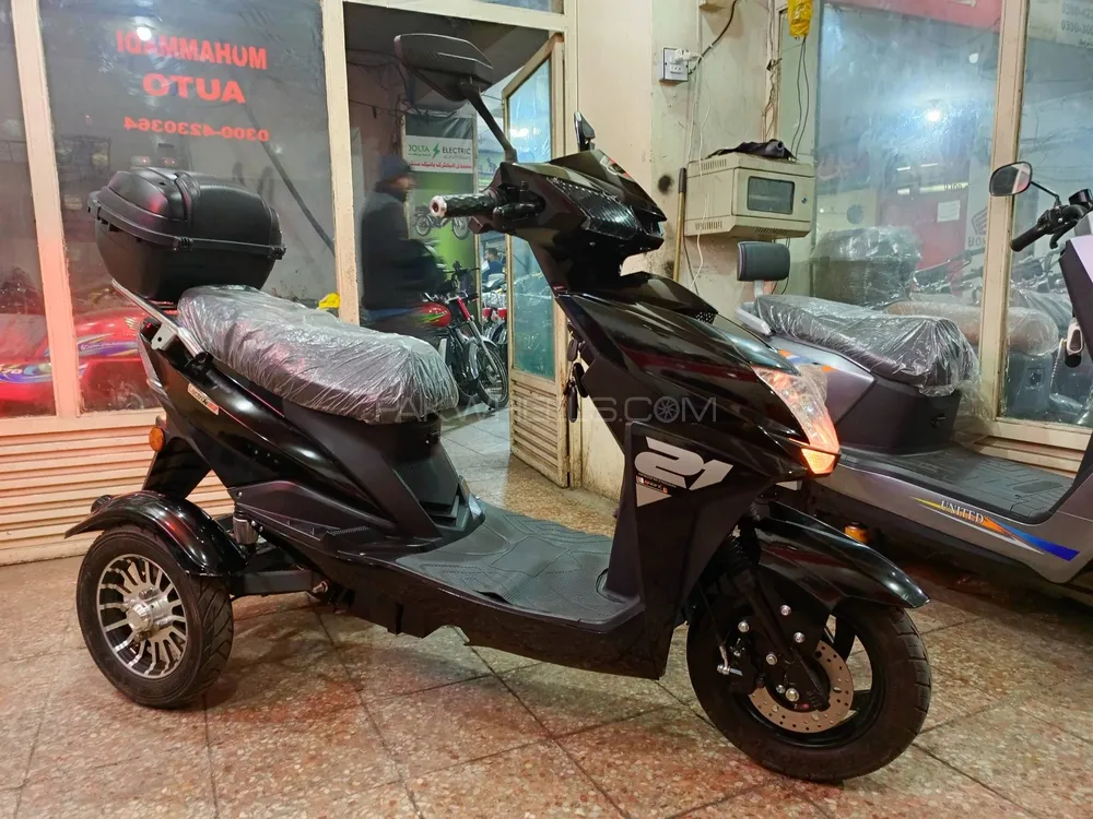 Lectrix Scooty 2024 for Sale Image-1