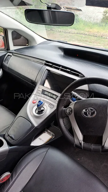 Toyota Prius 2016 for Sale in Islamabad Image-1