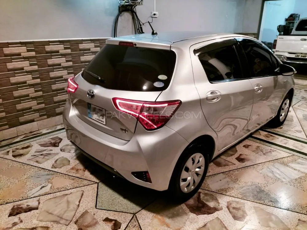 Toyota Vitz 2017 for Sale in Abbottabad Image-1
