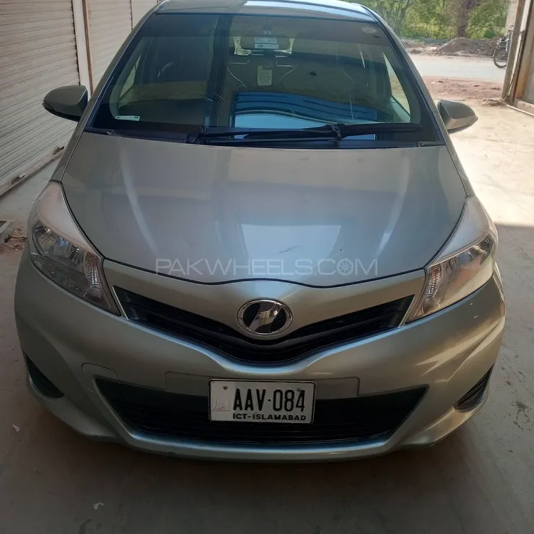 Toyota Vitz 2013 for Sale in Taxila Image-1