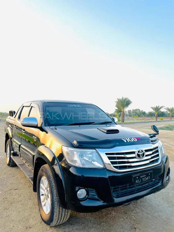 Toyota Hilux 2014 for Sale in Kamalia Image-1