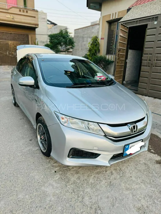 Honda Grace Hybrid 2014 for Sale in Lahore Image-1