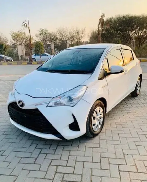 Toyota Vitz 2020 for Sale in Faisalabad Image-1