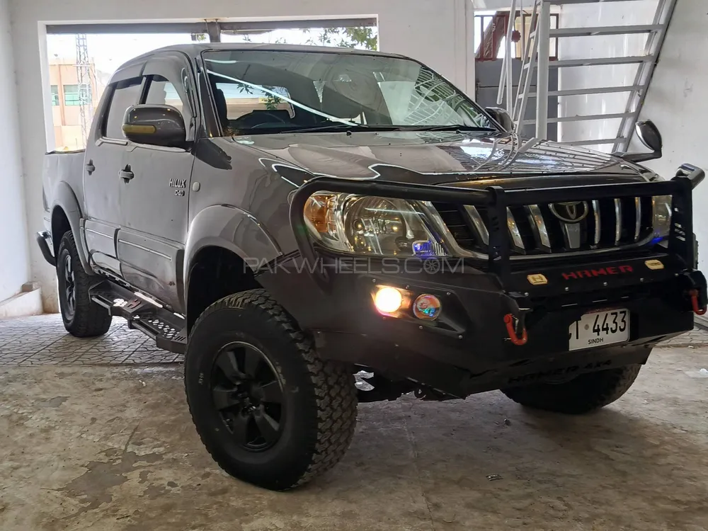 Toyota Hilux 2011 for Sale in Hyderabad Image-1