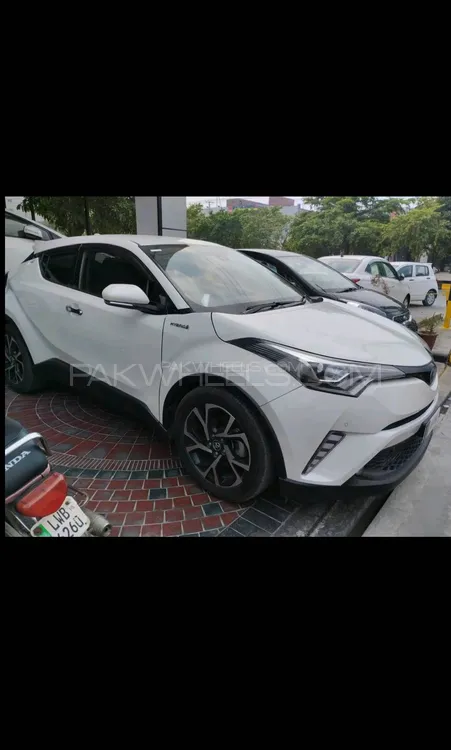 Toyota C-HR 2017 for Sale in Faisalabad Image-1