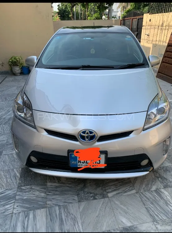 Toyota Prius 2015 for sale in Sialkot