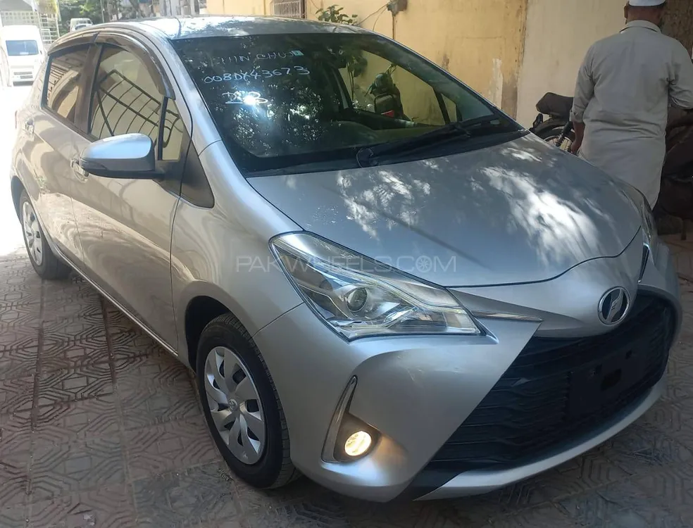 Toyota Vitz 2020 for Sale in Karachi Image-1