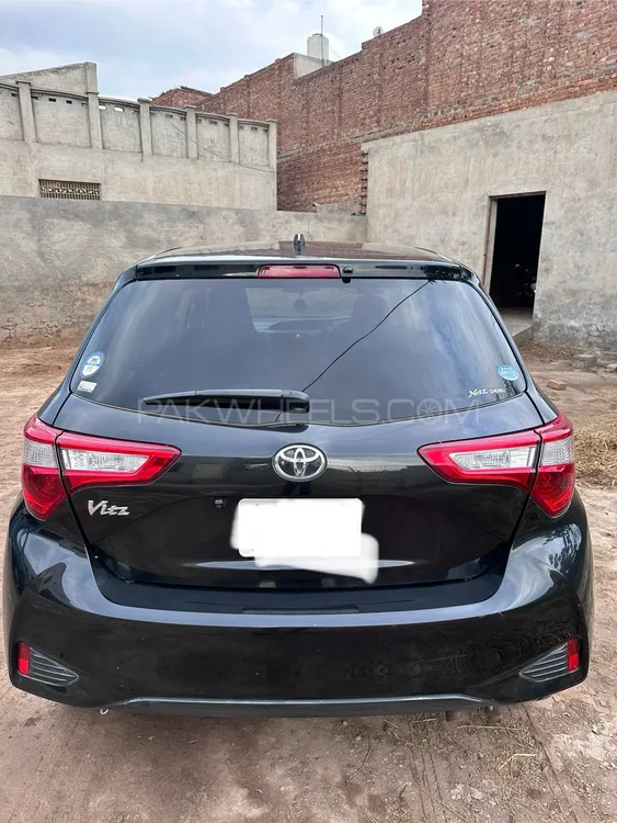 Toyota Vitz 2019 for Sale in Faisalabad Image-1