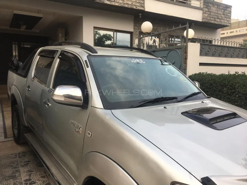 Toyota Hilux 2010 for Sale in Haripur Image-1