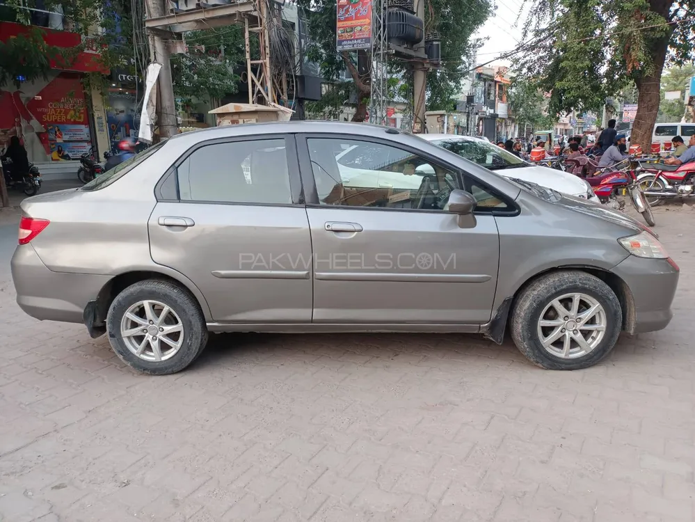 Honda City 2004 for Sale in Layyah Image-1