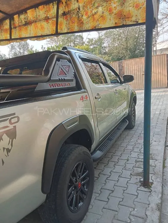 Toyota Hilux 2011 for Sale in Sheikhupura Image-1