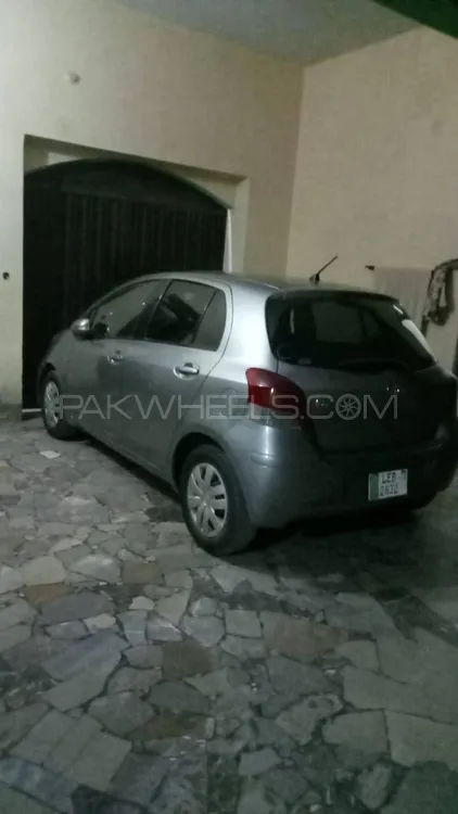 Toyota Vitz 2013 for Sale in Khanewal Image-1