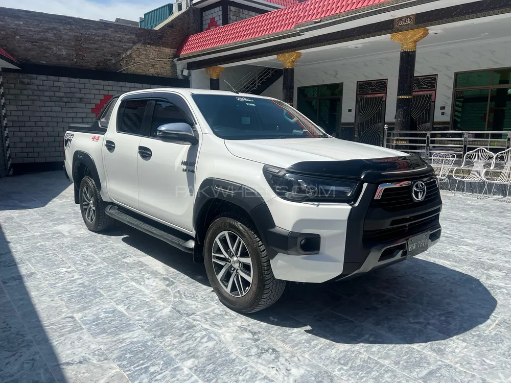 Toyota Hilux 2018 for Sale in Mardan Image-1