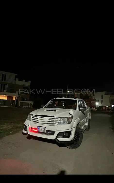 Toyota Hilux 2011 for Sale in Sialkot Image-1