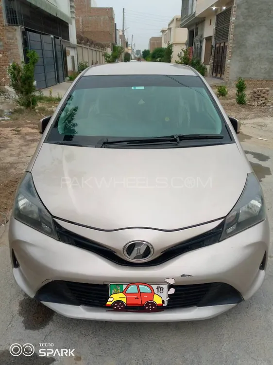 Toyota Vitz 2015 for Sale in Burewala Image-1