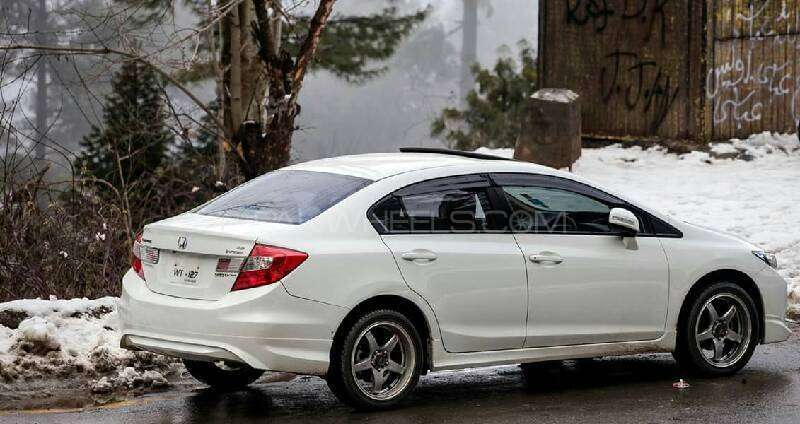 Honda Civic - 2013  Honda Civic - 2013  Image-4