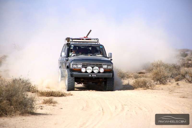 ٹویوٹا لینڈ کروزر - 1988 Bigfoot Image-1
