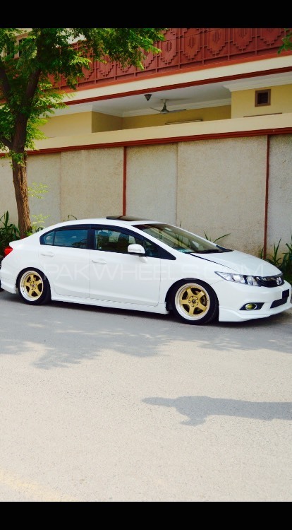 Honda Civic - 2015  Image-1