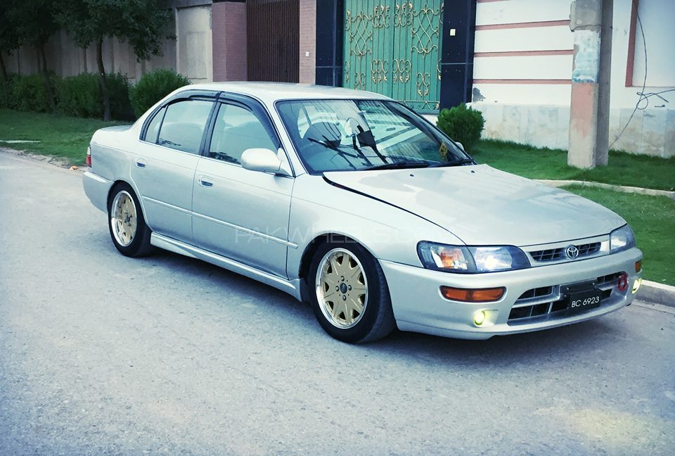 Toyota Corolla - 1995  Image-1