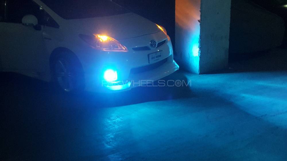 Toyota Prius - 2015  Toyota Prius - 2015  Image-4