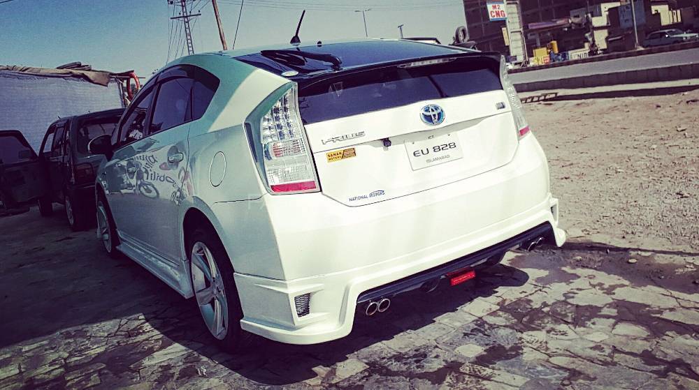 Toyota Prius - 2015  Toyota Prius - 2015  Image-3