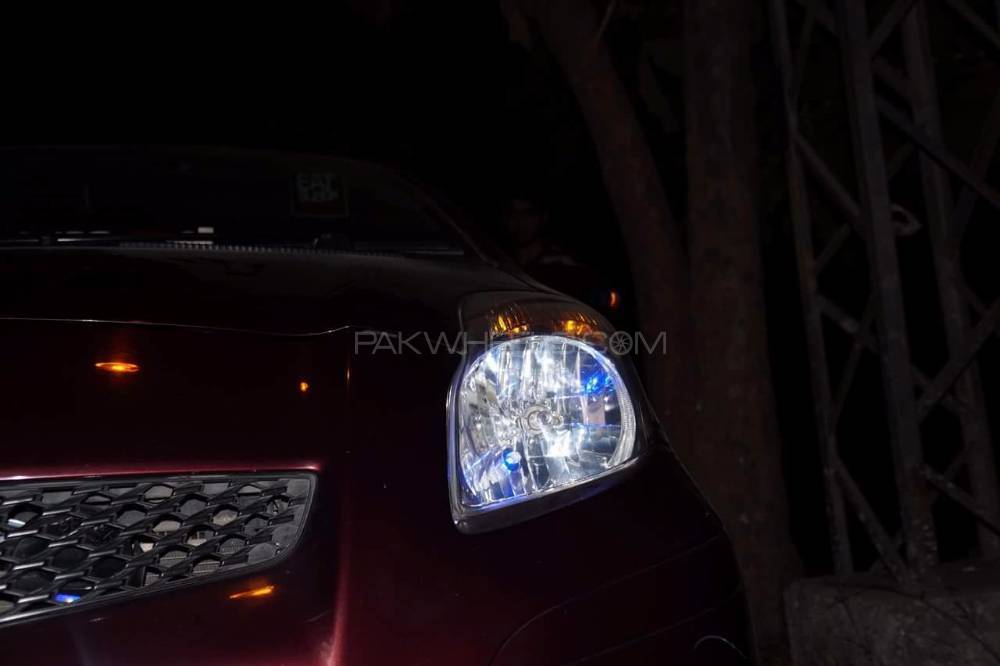 Toyota Vitz - 2015  Toyota Vitz - 2015  Image-2