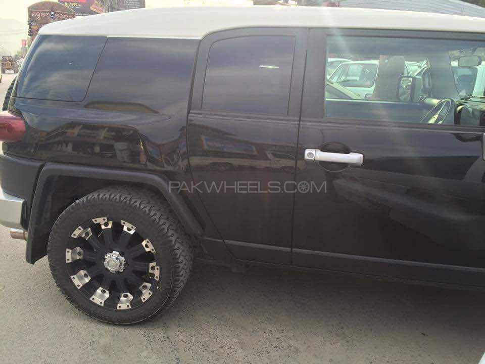 Toyota Fj Cruiser - 2010  Toyota Fj Cruiser - 2010  Image-4