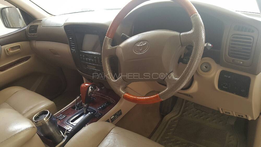 Toyota Land Cruiser - 2000  Toyota Land Cruiser - 2000  Image-7