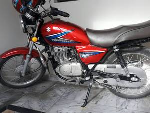 Suzuki GS 150 - 2015