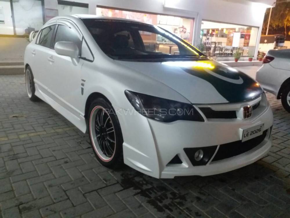 Honda Civic - 2011  Honda Civic - 2011  Image-3