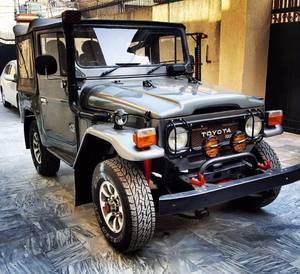 Toyota Fj Cruiser - 1982