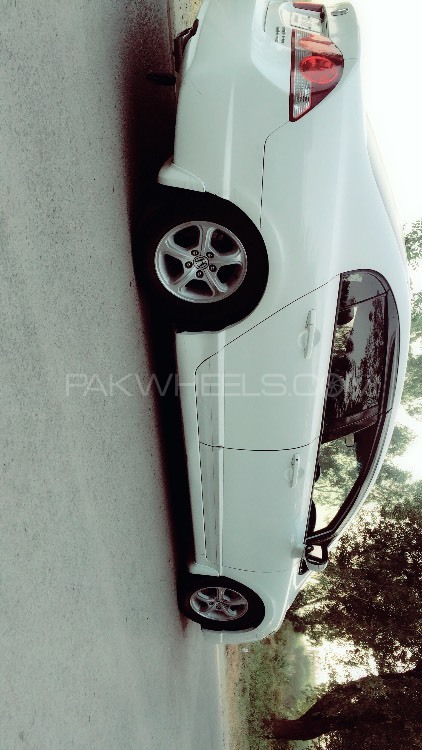 Honda Civic - 2011  Honda Civic - 2011  Image-3