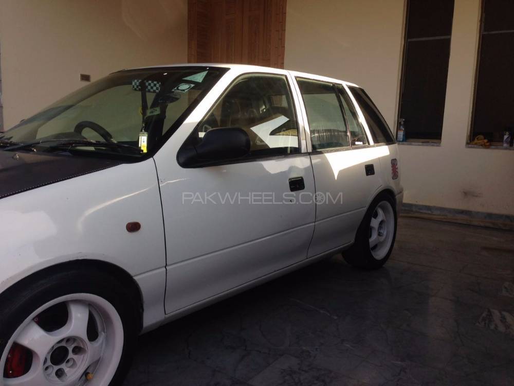 Suzuki Swift - 2004  Suzuki Swift - 2004  Image-6