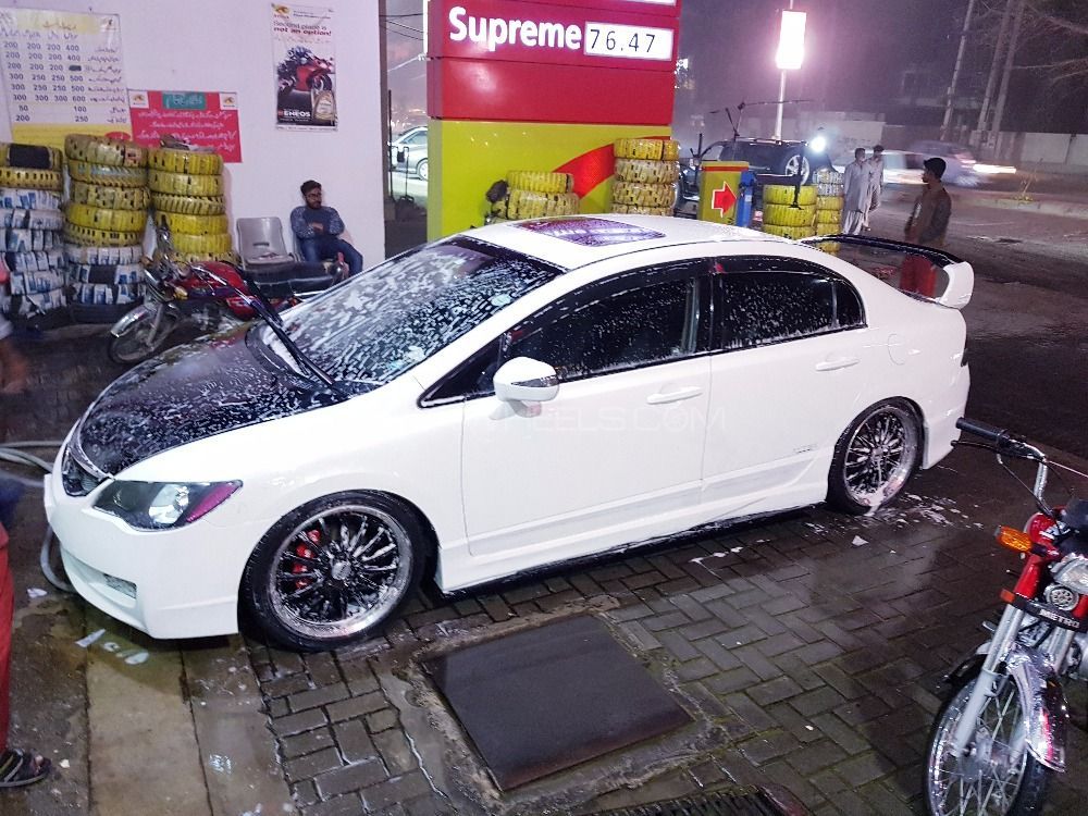 Honda Civic - 2010  Honda Civic - 2010  Image-5