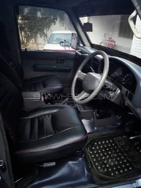 Toyota Land Cruiser - 1991 (MONSTER) Toyota Land Cruiser - 1991 (MONSTER) Image-10