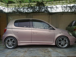 Toyota Vitz - 1999