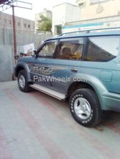 ٹویوٹا لینڈ کروزر - 2000