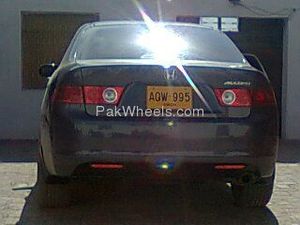 Honda Accord - 2004