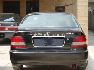 ہونڈا سٹی - 2001