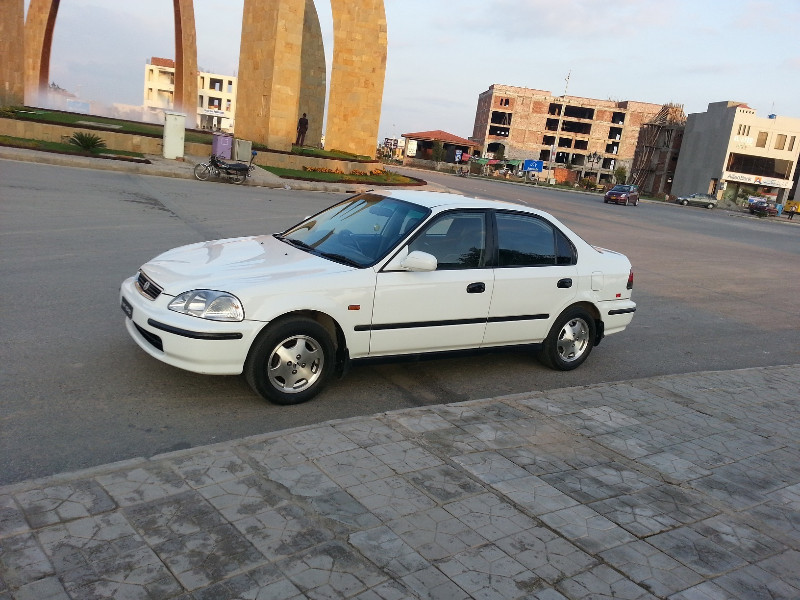 Honda Civic - 1998 White Pearl Image-1