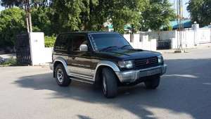 Mitsubishi Pajero - 1992