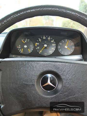 Mercedes Benz 200 T - 1979 W 123 Mercedes Benz 200 T - 1979 W 123 Image-3