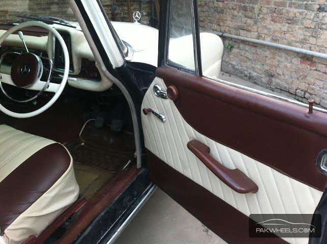 Mercedes Benz 200 D - 1966  Mercedes Benz 200 D - 1966  Image-8
