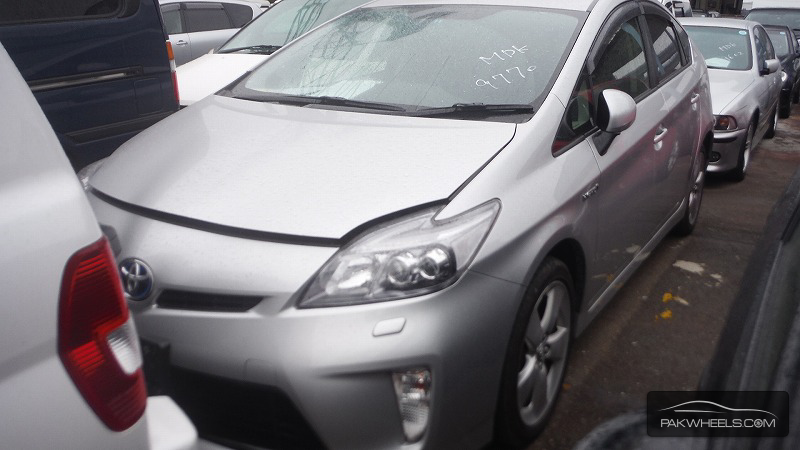 Toyota Prius - 2012  Toyota Prius - 2012  Image-3