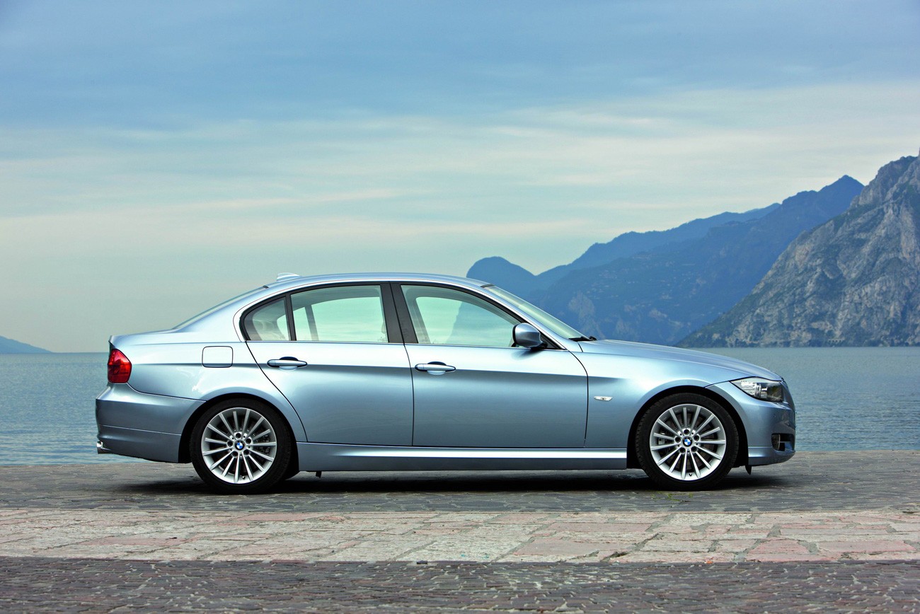 BMW 3 Series 5th (E90) Generation Exterior Side View