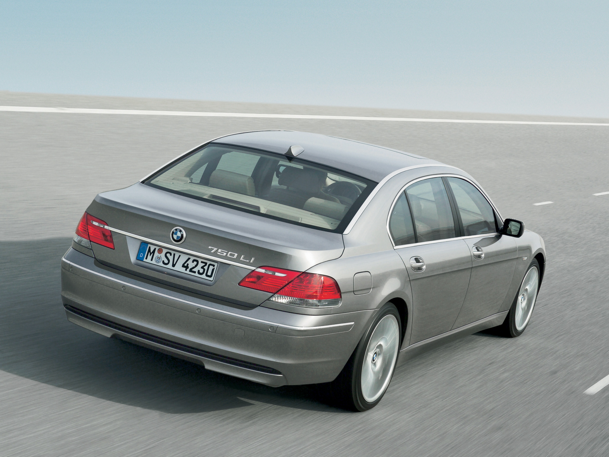 BMW 7 Series 4th (E65) Generation Exterior Rear End