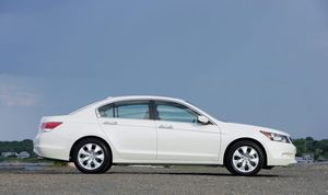 ہونڈا اکارڈ Exterior Side View ہونڈا اکارڈ Exterior Side View