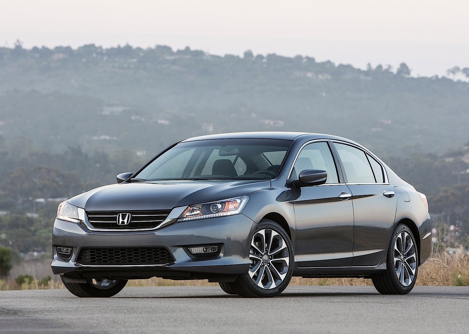 Honda Accord 9th Generation Exterior Front Side View